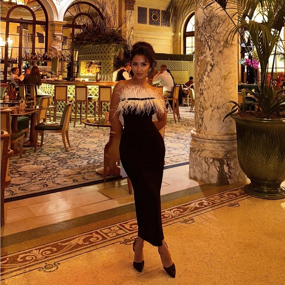 STAUD Dresses & Skirts - Stunning black/ivory Staud - Nellie feather-trimmed midi dress😍